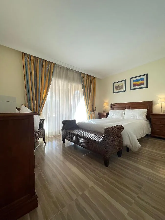 Hacienda Elviria 2 Bedroom Spacious Apartment Marbella