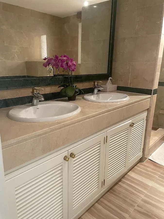 Hacienda Elviria 2 Bedroom Spacious Apartment Marbella
