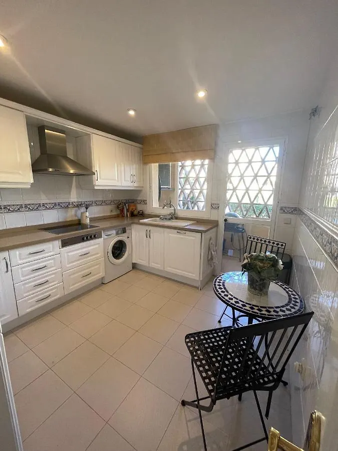 Hacienda Elviria 2 Bedroom Spacious Apartment Marbella 0*,  Spanien