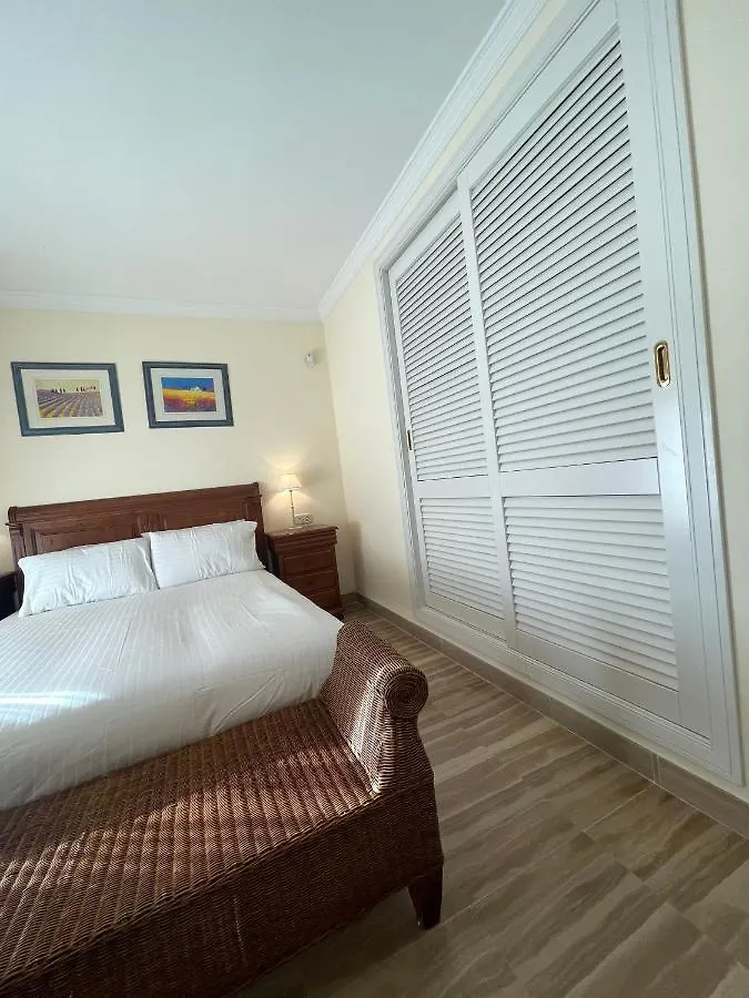 Hacienda Elviria 2 Bedroom Spacious Apartment Marbella Spanyolország