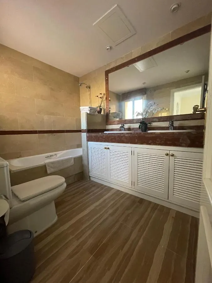 Hacienda Elviria 2 Bedroom Spacious Apartment Marbella